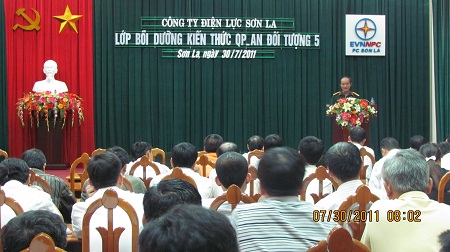 100 cán bộ đảng viên PCSL được bồi dưỡng kiến thức Quốc phòng an ninh và học tập  nghị quyết XI của Đảng